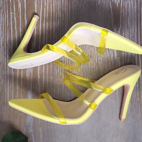 NWT New York & Co Biana Women's Yellow Heels with Clear Straps Size 10 - Picture 5 of 11